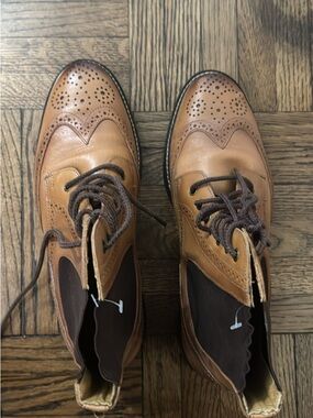 Lightly worn made in Brazil Saks fifth avenue wingtip brogue boots size 9M